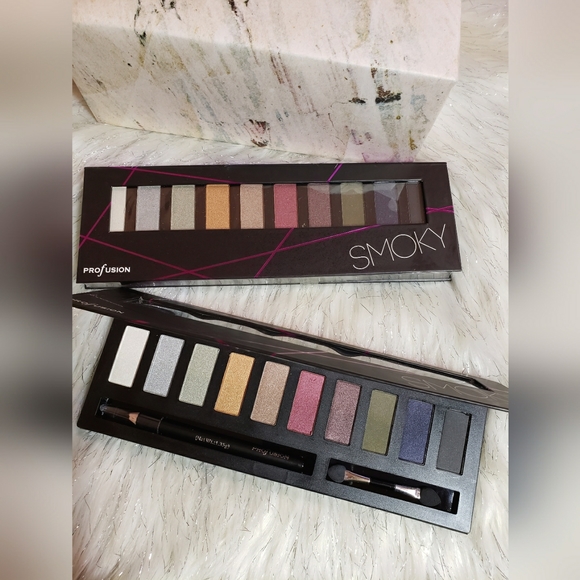 Profusion Smoky 10 Color Eyeshadow Palette With Eyeliner & Brush (Black Cover) - Picture 2 of 4